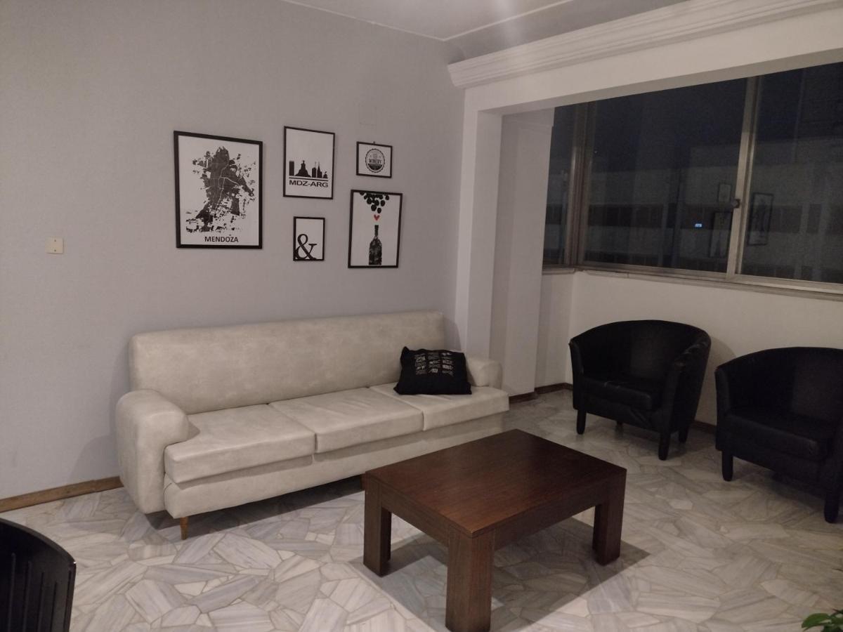 Garibaldi Apartment Мендоса Екстериор снимка